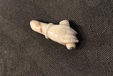 Un mod&egrave;le d'une Guanyin sur un lion bouddhiste en porcelaine blanc de Chine de Dehua, 19&egrave;me