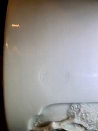 Een Chinese blanc de Chine penselenpot, 18/19e eeuw