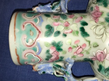 A Chinese famille rose moonflask with a court scene, 19th C.