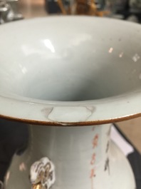 Une paire de grands vases en porcelaine de Chine qianjiang cai, 19/20&egrave;me