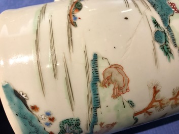 Six chopes en porcelaine de Chine famille rose et verte, Kangxi/Qianlong