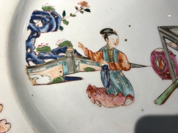 A Chinese famille rose dish with two ladies, Qianlong