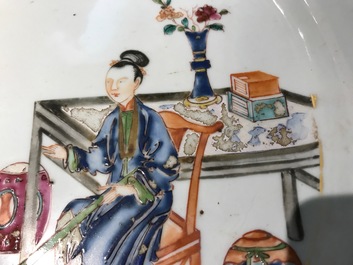 A Chinese famille rose dish with two ladies, Qianlong