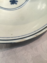 Un bol en porcelaine de Chine bleu et blanc &agrave; d&eacute;cor de cerfs, Wanli