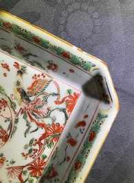 Een Chinese blauwwitte kom, een famille verte schoteltje, Kangxi en een paar Imari-stijl borden, Qianlong