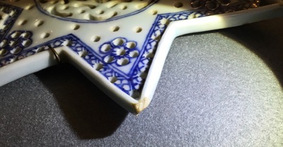 A pair of Chinese blue and white star-shaped strainers for the Persian market, Qianlong
