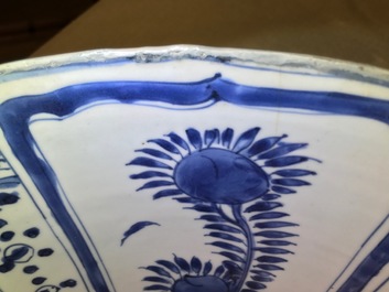 A large Chinese blue and white kraak porcelain bowl with floral design, Wanli