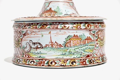 Une bo&icirc;te &agrave; tabac en fa&iuml;ence de Delft polychrome petit feu, 18&egrave;me