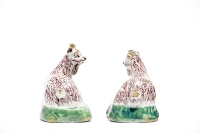 Une paire de mod&egrave;les de ch&egrave;vres en fa&iuml;ence de Delft polychrome, 18&egrave;me