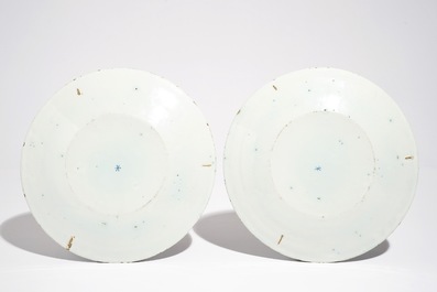 A pair of fine Dutch Delft blue and white plates, 1st half 18th C.