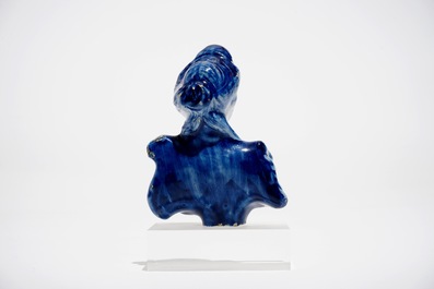 Een blauwwitte Delftse buste van een dame, 18e eeuw