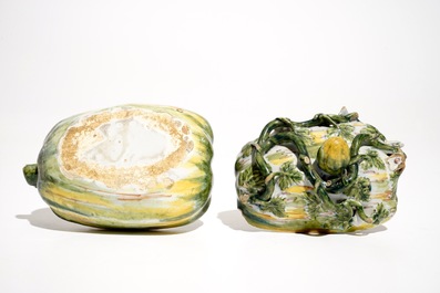 Een polychrome Delftse terrine in de vorm van een pompoen, 18e eeuw