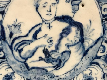 Une bo&icirc;te &agrave; th&eacute; en fa&iuml;ence de Delft bleu et blanc &agrave; d&eacute;cor &eacute;rotique, 18&egrave;me