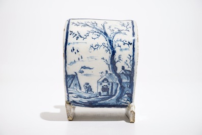 A Dutch Delft blue and white pipe stand modelled as a sledge, 18th C.