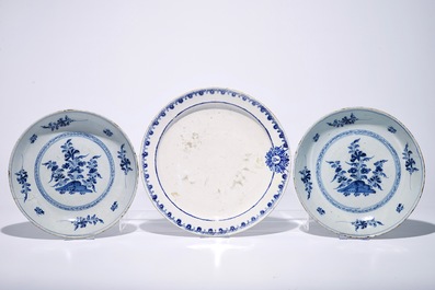 Seven various Dutch Delft and French faience blue and white dishes, 18th C.