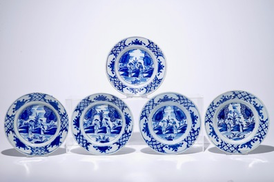Un ensemble de neuf assiettes en fa&iuml;ence de Delft bleu et blanc, 18&egrave;me