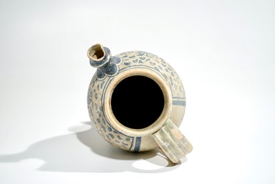 Une chevrette en majolique d'Anvers au m&eacute;daillon polychrome, milieu du 16&egrave;me