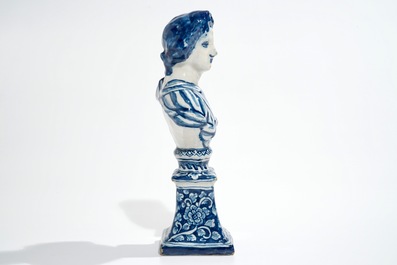 A Dutch Delft blue and white bust on stand, 17/18th C.