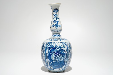 A Dutch Delft blue and white chinoiserie double gourd vase, 17/18th C.