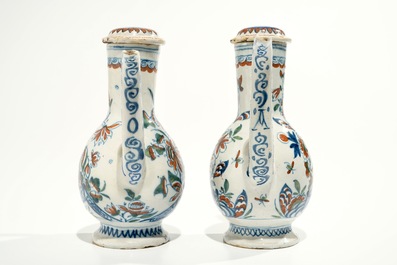 A Dutch Delft cashmire palette cruet set for oil and vinegar, 17/18th C.