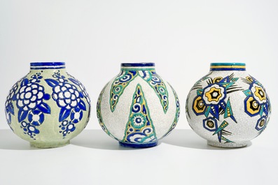 Drie art deco vazen met glanzend craquel&eacute; glazuur, Charles Catteau voor Boch K&eacute;ramis, 1e helft 20e E