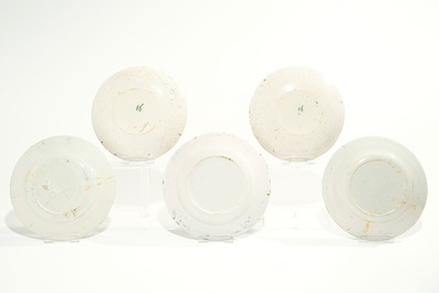 Cinq assiettes polychromes en fa&iuml;ence de Delft, 18&egrave;me