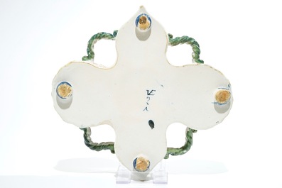A Dutch Delft cashmire palette cruet stand, 17/18th C.