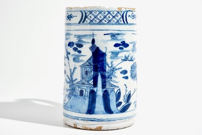 A large Dutch Delft blue and white chinoiserie beer mug, 18th C.
