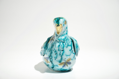 Une terrine en forme de pigeon en fa&iuml;ence polychrome de Bruxelles, 18&egrave;me