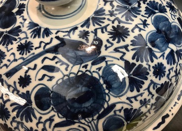 A large Dutch Delft blue and white spiced wine bowl and cover, 18th C.