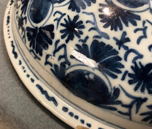 A large Dutch Delft blue and white spiced wine bowl and cover, 18th C.