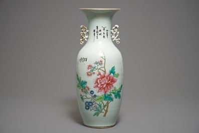 A Chinese famille rose two-sided design vase, 19/20th C.