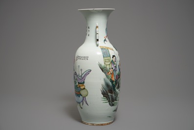 A Chinese famille rose two-sided design vase, 19/20th C.