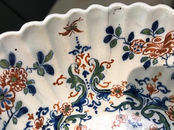 Un bol polylob&eacute; en fa&iuml;ence de Delft en palette cachemire, vers 1700
