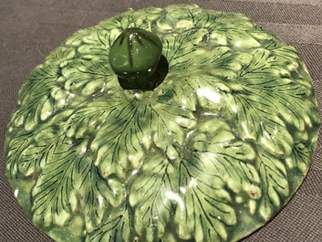 Une terrine couverte sur support en forme de truite en fa&iuml;ence de Delft polychrome, 18&egrave;me