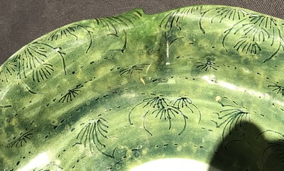 Une terrine couverte sur support en forme de truite en fa&iuml;ence de Delft polychrome, 18&egrave;me