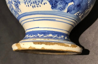 A blue and white chinoiserie jug with pewter lid, Haarlem or Delft, 1st half 17th C.