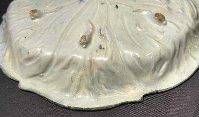 Une terrine couverte sur support en forme de truite en fa&iuml;ence de Delft polychrome, 18&egrave;me