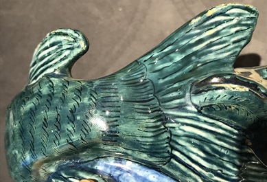 Une terrine couverte sur support en forme de truite en fa&iuml;ence de Delft polychrome, 18&egrave;me