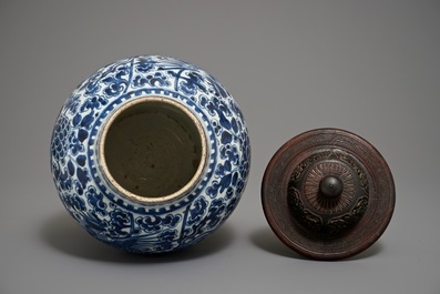 A Chinese blue and white "Phoenix" vase, Kangxi