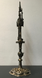 Een verguld zilveren monstrans met inlegwerk van half-edelstenen, gedateerd 1614