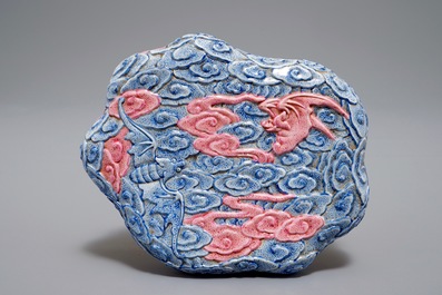 A Chinese famille rose brush washer with moulded design of bats, 20th C.