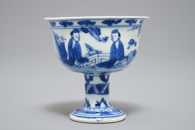 Een Chinese blauwwitte kom op voet, Ming, Chongzhen