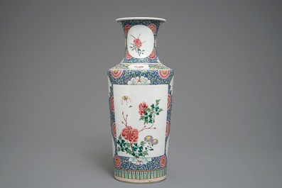 A Chinese famille rose Yongzheng-style rouleau vase, 19/20th C.