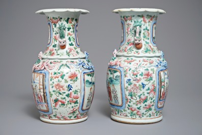 Une paire de vases en porcelaine de Chine famille rose &agrave; d&eacute;cor de figures, 19&egrave;me