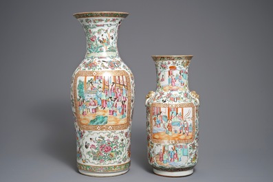 Twee Chinese Canton famille rose vazen, 19e eeuw