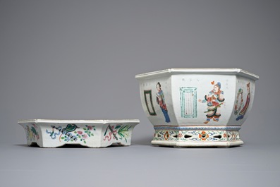 A Chinese famille rose Wu Shuang Pu jardini&egrave;re on stand, 19th C.