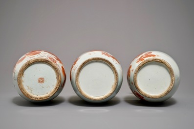 Five Chinese iron red and famille rose vases, 19/20th C.