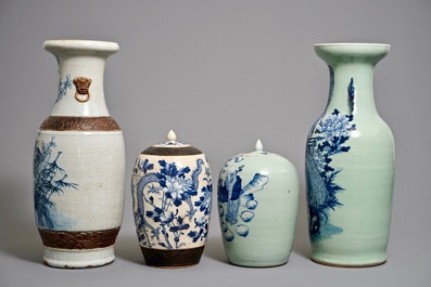 Vier Chinese blauwwitte vazen op celadon en craquel&eacute; fond, 19e eeuw