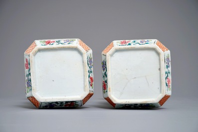 Une paire de vases en porcelaine de Chine famille rose &agrave; d&eacute;cor floral, Yongzheng